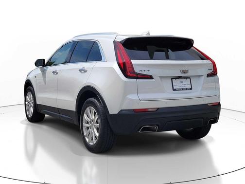 Crystal White Tricoat 2023 Cadillac XT4 Luxury