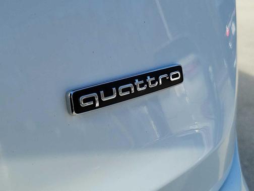 2023 Audi Q7 55 Premium Plus