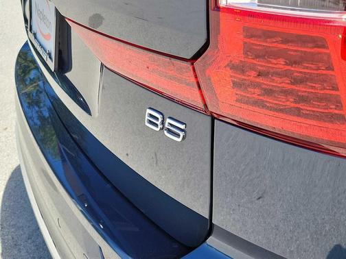 Denim Blue Metallic 2023 Volvo XC60 B5 Plus Bright Theme