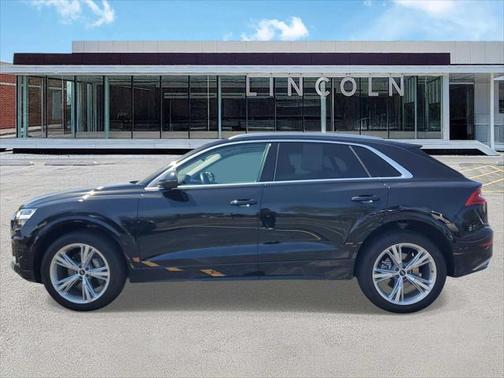 2022 Audi Q8 55 Premium