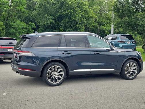 Flight Blue Metallic Clearcoat 2023 Lincoln Aviator Reserve AWD