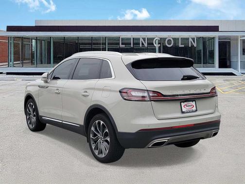 Ceramic Pearl Metallic Tinted Clearcoat 2023 Lincoln Nautilus Reserve