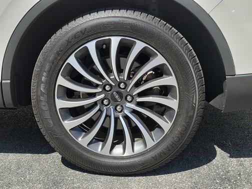 Ceramic Pearl 2023 Lincoln Aviator Reserve AWD