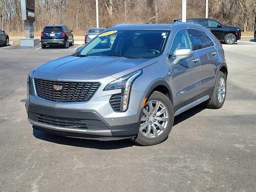 2023 Cadillac XT4 Premium Luxury