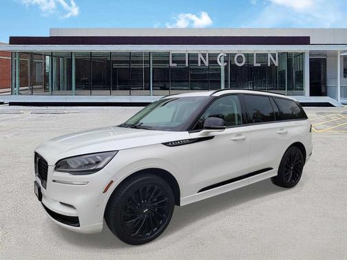 Pristine White Metallic Tri-Coat 2023 Lincoln Aviator Reserve AWD