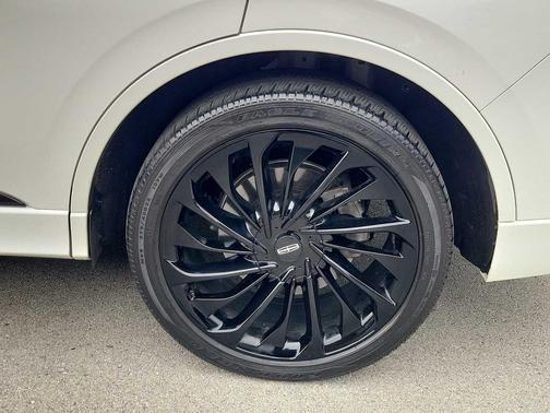 Pristine White Metallic Tri-Coat 2023 Lincoln Aviator Reserve AWD