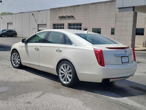 White Diamond Tricoat 2014 Cadillac XTS Luxury
