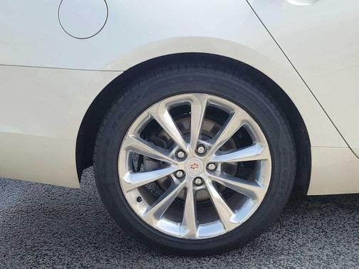White Diamond Tricoat 2014 Cadillac XTS Luxury