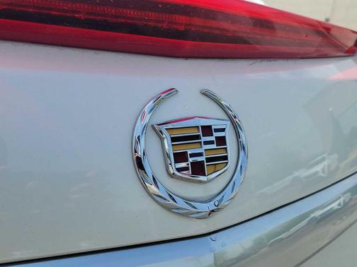 White Diamond Tricoat 2014 Cadillac XTS Luxury