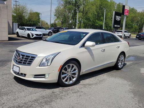 White Diamond Tricoat 2014 Cadillac XTS Luxury