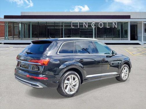 2024 Audi Q7 55 Premium Plus