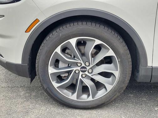 Ceramic Pearl Metallic Tinted Clearcoat 2023 Lincoln Nautilus Reserve