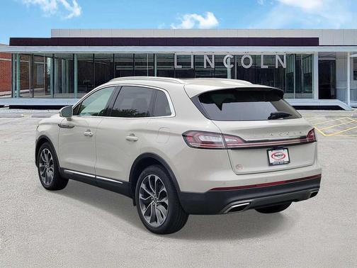 Ceramic Pearl Metallic Tinted Clearcoat 2023 Lincoln Nautilus Reserve