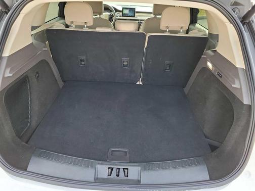 Pristine White Metallic Tri-Coat 2022 Lincoln Corsair Standard