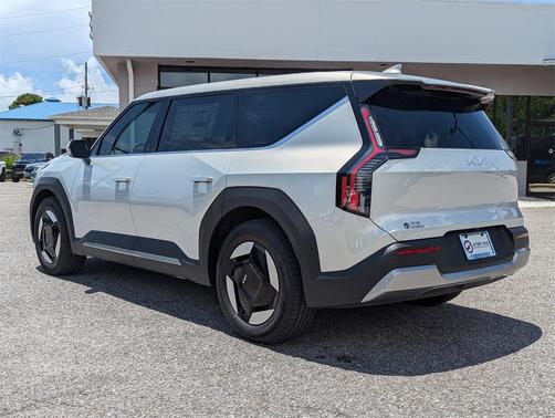 2026 Kia EV9 Light Long Range