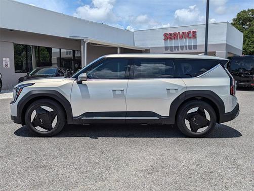 2026 Kia EV9 Light Long Range