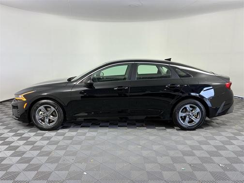 2022 Kia K5 LX