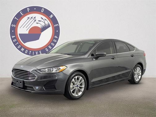 2020 Ford Fusion SE