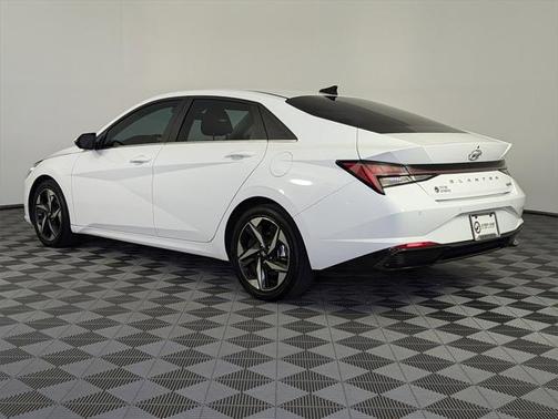2022 Hyundai ELANTRA Limited