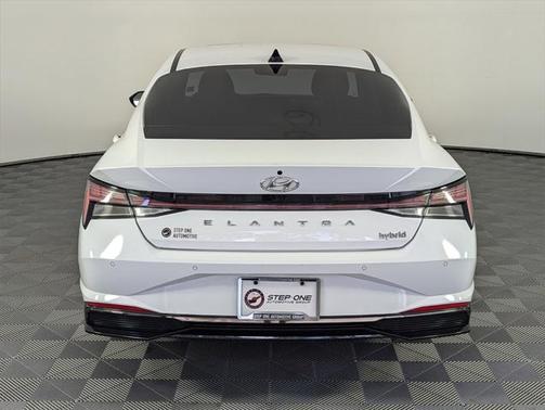 2022 Hyundai ELANTRA Limited