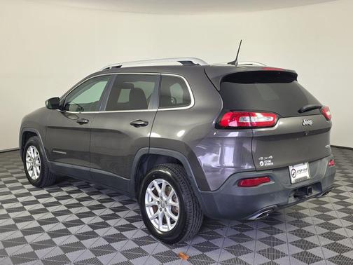 Granite Crystal Metallic Clearcoat 2018 Jeep Cherokee Latitude Plus