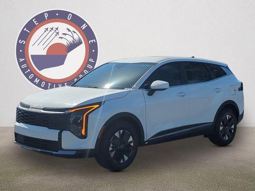 Snow White Pearl 2026 Kia Sportage Hybrid LX