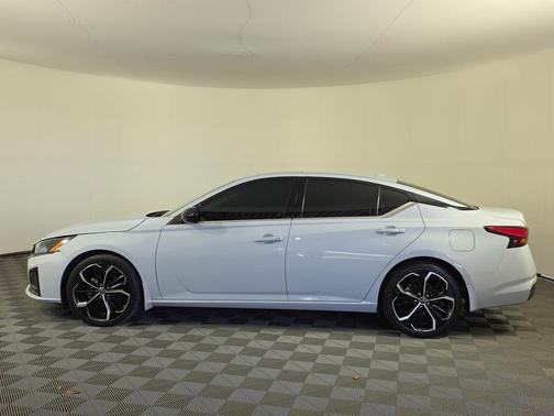Gray Sky Pearl 2023 Nissan Altima SR FWD