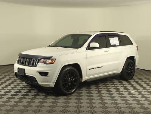 Bright White Clearcoat 2017 Jeep Grand Cherokee Altitude