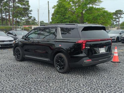 Aurora Black Pearl 2026 Kia Carnival SX