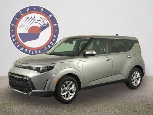 Steel Gray 2025 Kia Soul LX