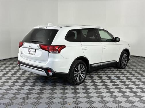2020 Mitsubishi Outlander ES