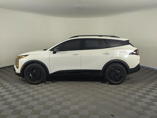 Snow White Pearl 2026 Kia Sportage X-Line