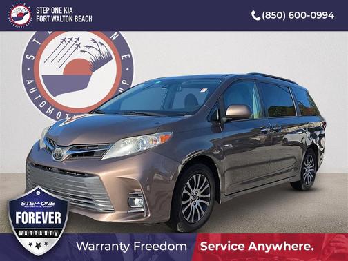 2019 Toyota Sienna XLE