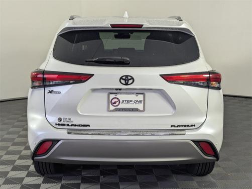 2022 Toyota Highlander Platinum