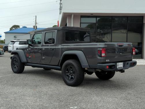 2021 Jeep Gladiator Sport