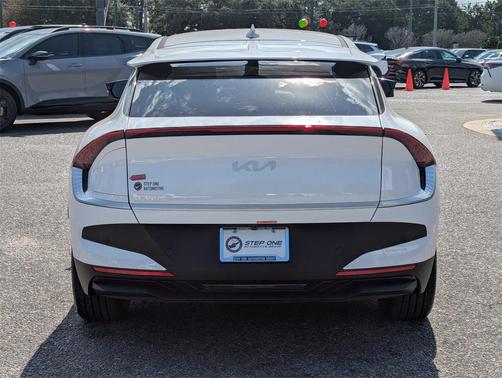 2025 Kia EV6 Light