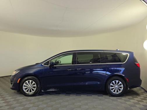 Jazz Blue Pearlcoat 2019 Chrysler Pacifica Touring Plus