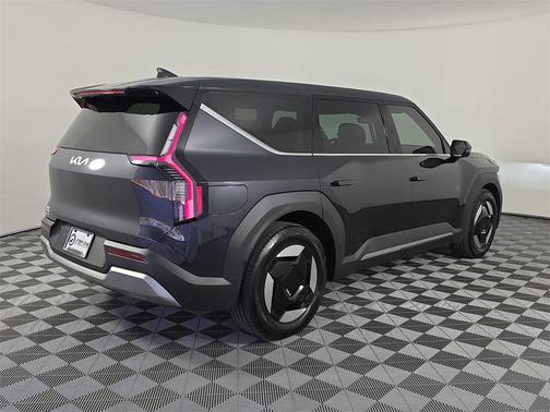 2026 Kia EV9 Light Long Range