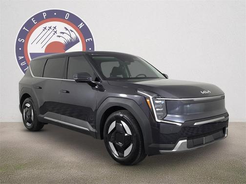 2026 Kia EV9 Light Long Range
