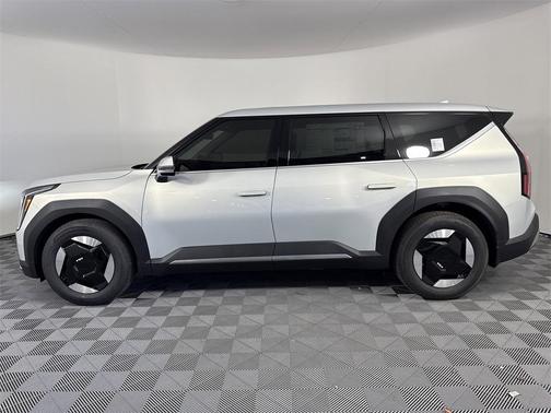 2026 Kia EV9 Light Long Range