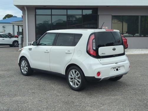 Clear White 2018 Kia Soul +