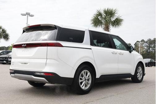 2024 Kia Carnival LX