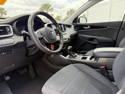 2019 Kia Sorento LX V6
