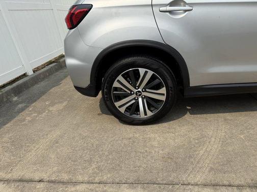 2024 Mitsubishi Outlander Sport ES