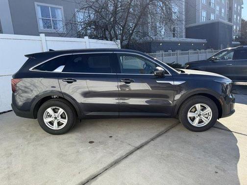 2025 Kia Sorento LX