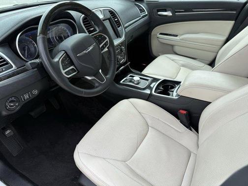 2018 Chrysler 300 Limited