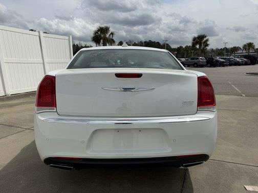 2018 Chrysler 300 Limited