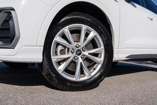 2024 Audi Q3 45 S line Premium