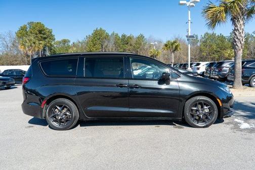 2020 Chrysler Pacifica Touring-L Plus