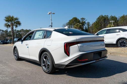 Snow White Pearl 2026 Kia K4 LXS